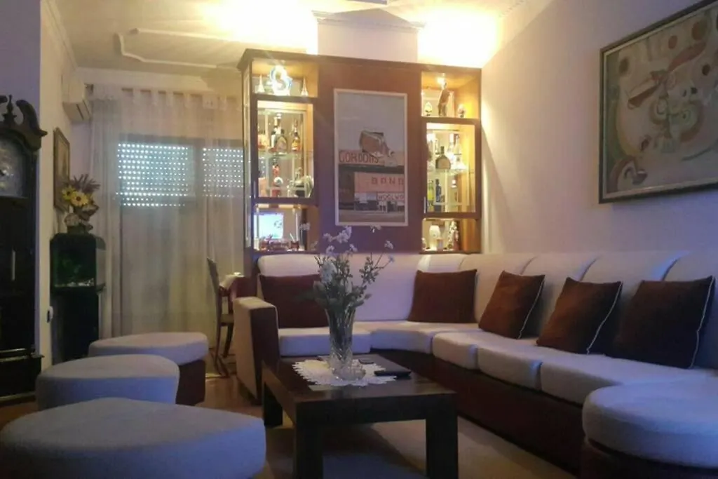 The Bloom Veranda - Elegant City Center Retreat Tirana 0*,