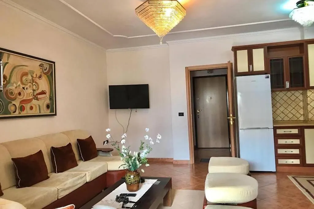 The Bloom Veranda - Elegant City Center Retreat Tirana