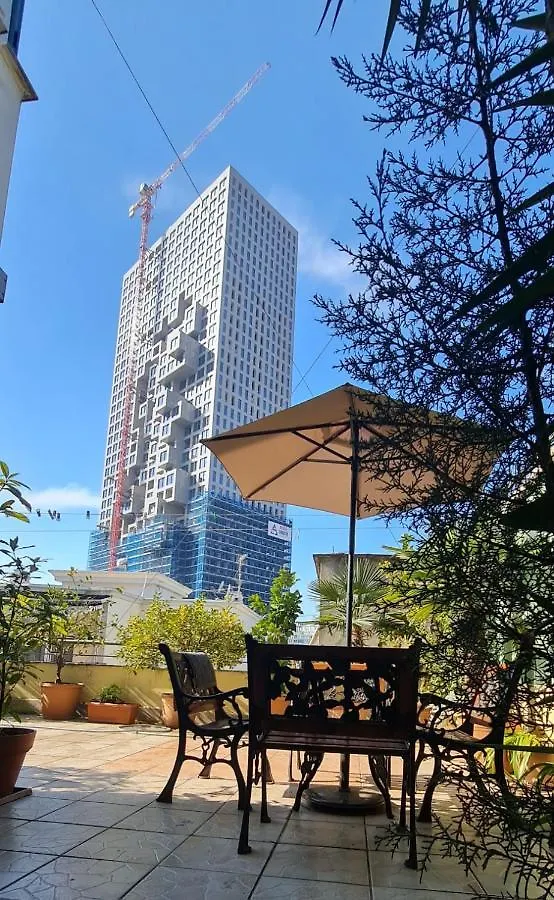 The Bloom Veranda - Elegant City Center Retreat Tirana